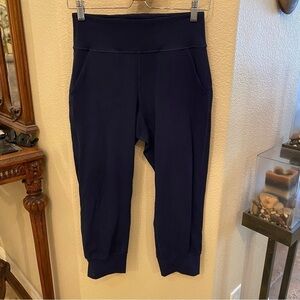 LULULEMON Women Dark Blue Cropped Athletic Pants Size 6